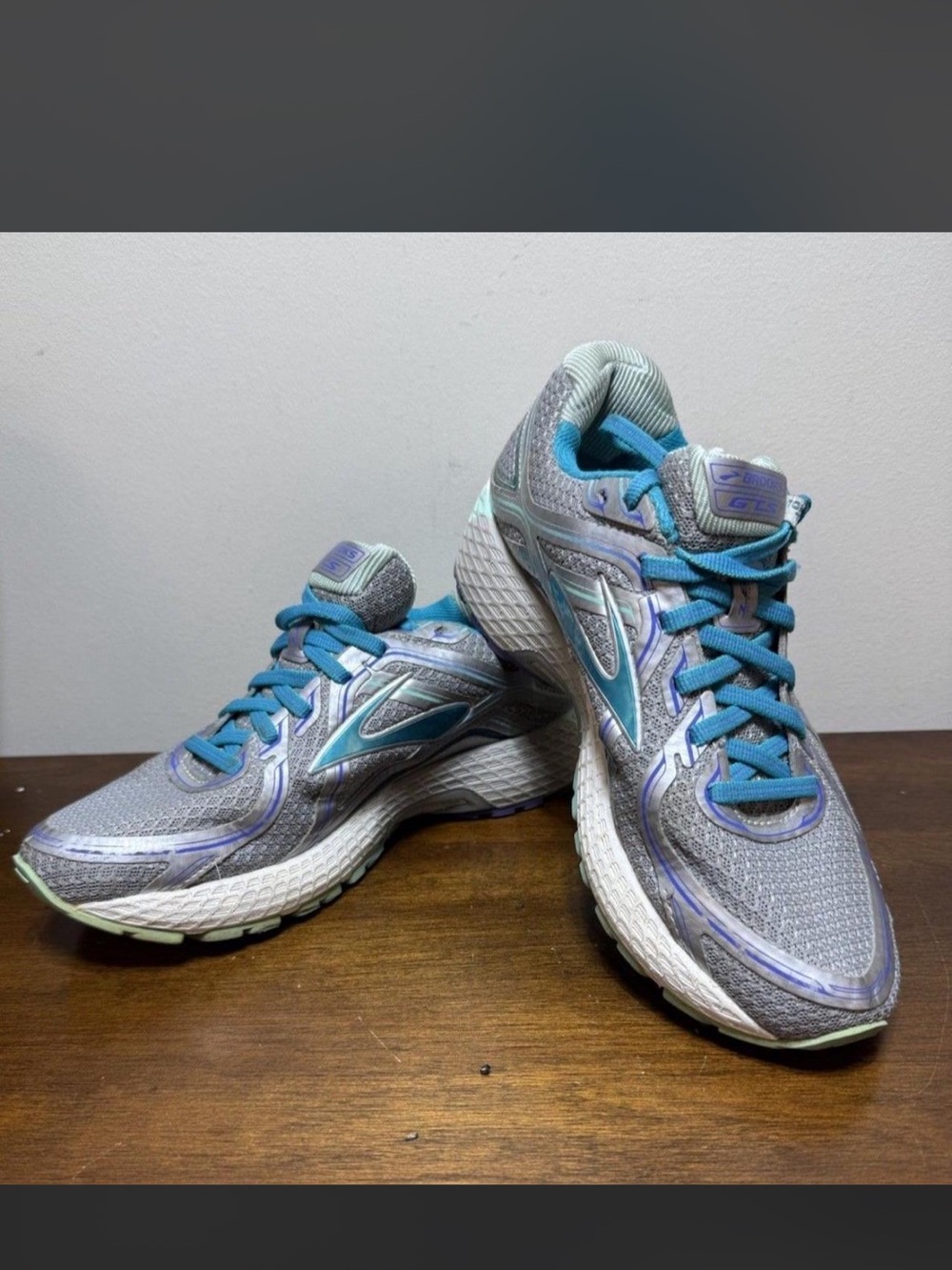 Brooks Women’s Gray & Teal Athletic Running Shoes